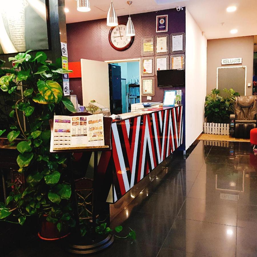 Biz Hotel Batu Pahat Exterior foto