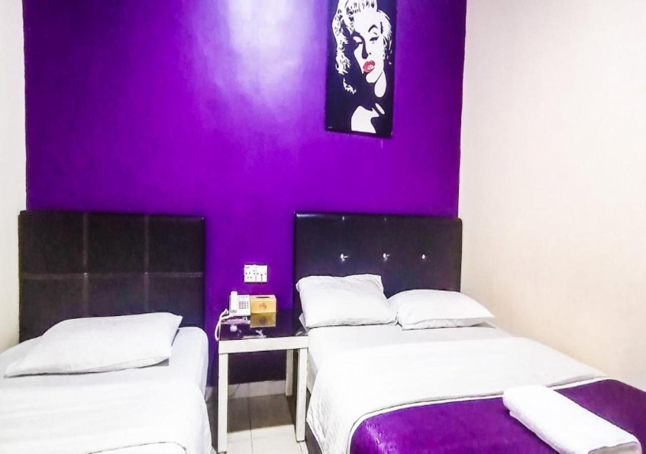 Biz Hotel Batu Pahat Exterior foto