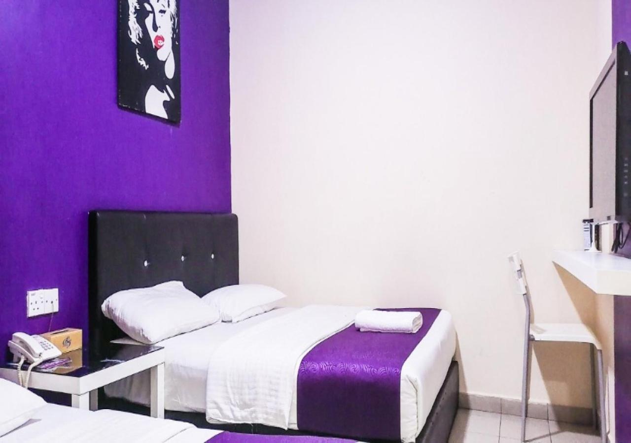 Biz Hotel Batu Pahat Exterior foto