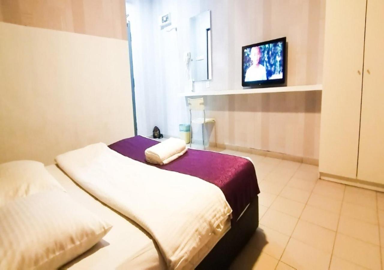 Biz Hotel Batu Pahat Exterior foto
